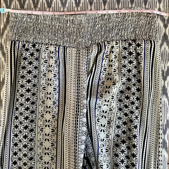 Women’s Casual Wide-Leg Pant - Picture 12 of 16